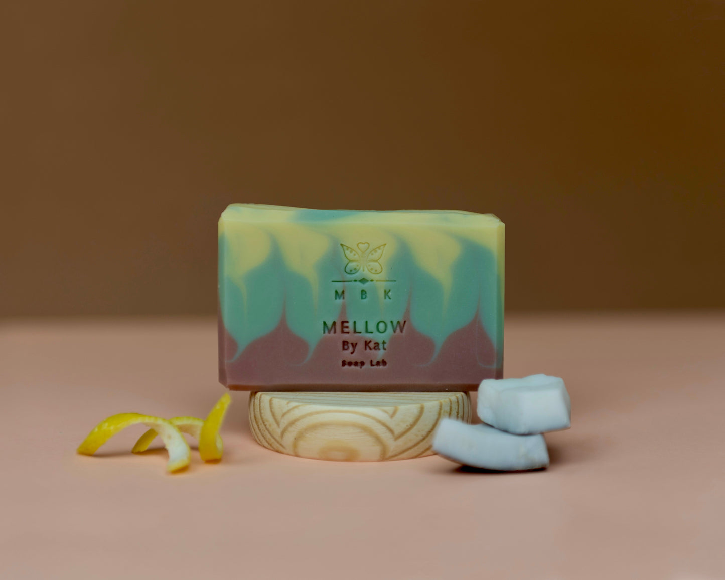 Sapone solido Kira agrumato con note di cocco e vaniglia, vegan e artigianale