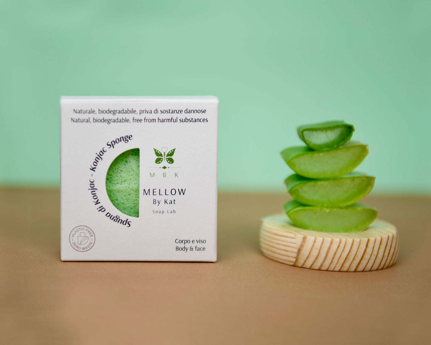 Spugna konjac verde con estratto di aloe vera, lenitiva e rinfrescante per pelli reattive o con arrossamenti