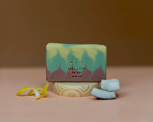 Sapone solido Kira agrumato con note di cocco e vaniglia, vegan e artigianale